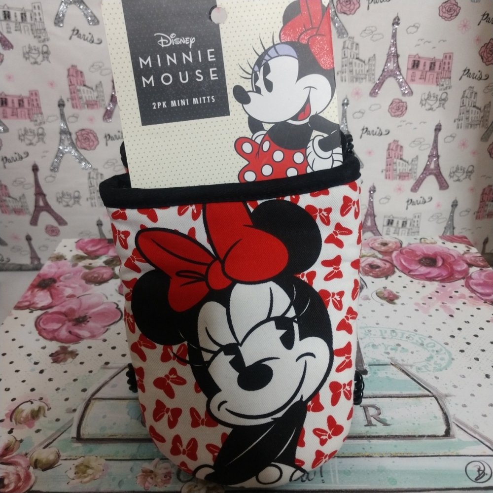 2 Pack Heat Resistant Minnie Mouse Mini Oven Mitts - Picture 6 of 6